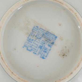 A group of four Chinese porcelain bowls, late Qing dynasty / early 20th century.