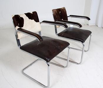 KARMSTOLAR, ett par, 1900-talets första hälft.