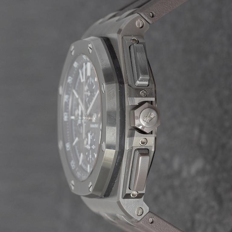 Audemars Piguet, Royal Oak Offshore, "Grey Ceramic", chronograph, ca 2019.