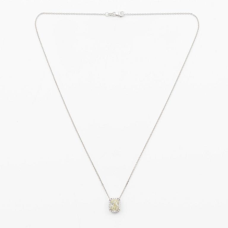 Necklace 18K white gold with a faceted diamond, accompanied by GIA report.