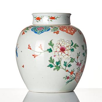 A famille rose jar, Qing dynasty, 18th century.