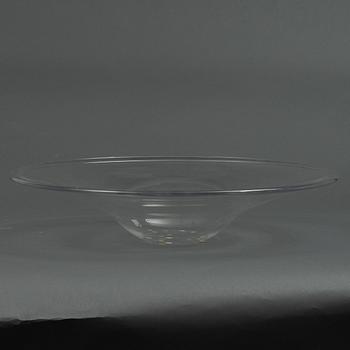 Hanne Dreutler & Arthus Zirnsack, a glass bowl with eight glass fruits, Studio Åhus, Sweden, 1988.