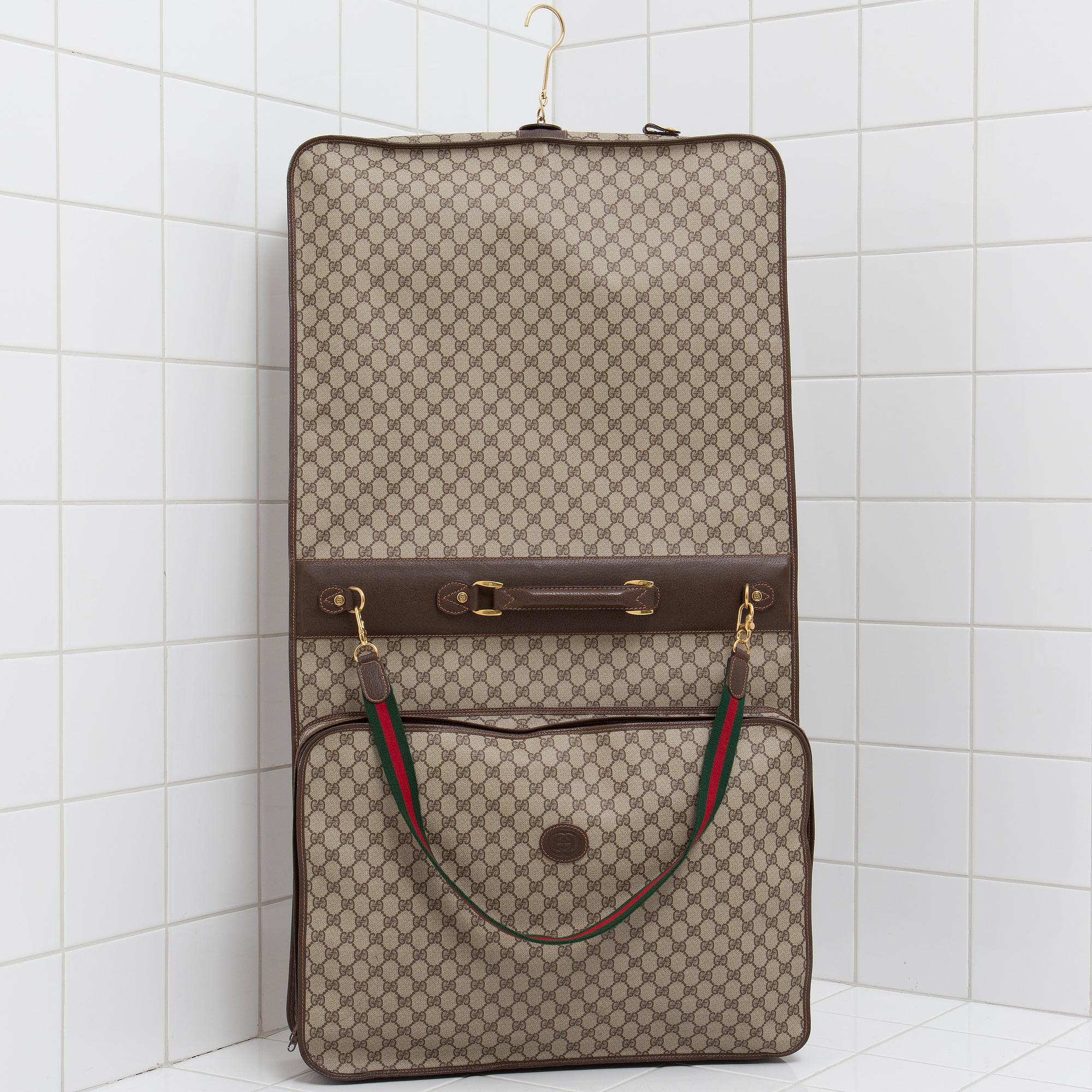 RESEGARDEROB, Gucci.