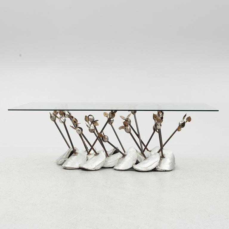 Renaud Vassas, a coffee table.