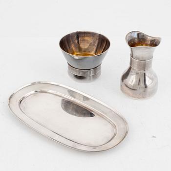 Sockerskål, gräddkanna samt fat, sterling silver, bl a KG Markströms, Uppsala 1967.