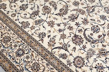 A part silk Nain carpet, so-called 6LAA, approx. 400 x 304 cm.