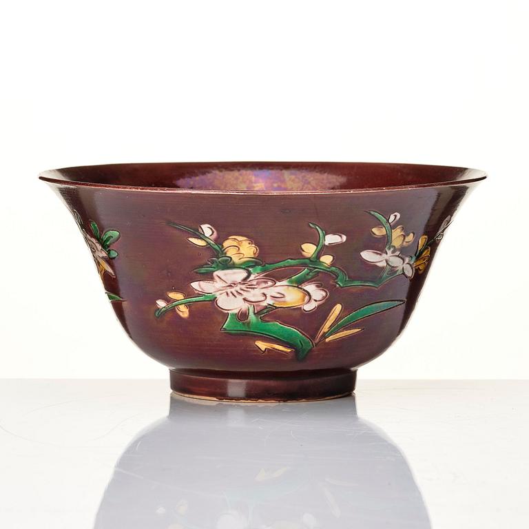Skål, biskviporslin. Qingdynastin, Kangxi (1662-1722).