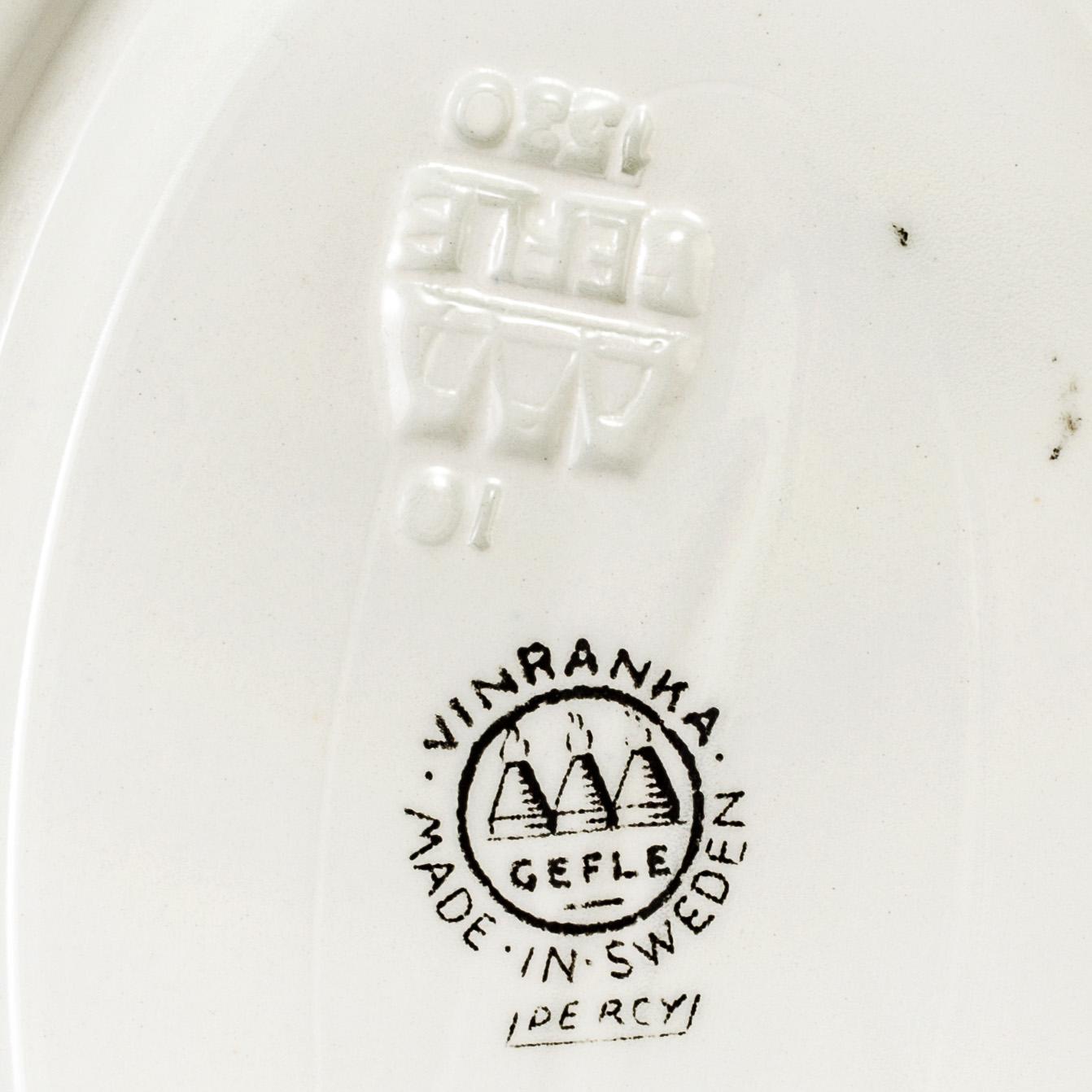 ARTHUR PERCY, a 61 piece service "Vinranka svart" for Gefle in the third quarter of the 20th century.