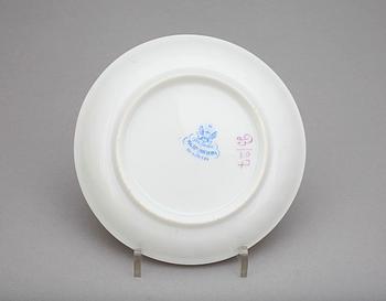 TEKOPPAR MED FAT, 11 st, porslin, Kusnetzov, Ryssland sent 1800-tal.