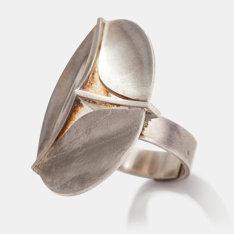 Elis Kauppi, A stelring silver ring. Kupittaan kulta, Turku 1974.