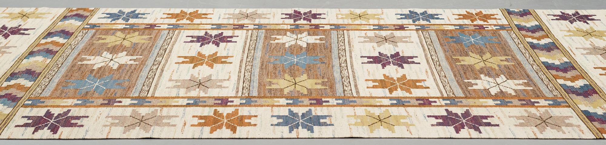 Märta Måås-Fjetterström, Matta, "Höstmattan", rölakan, ca 307,5-309 x 200-202 cm, signerad AB MMF.