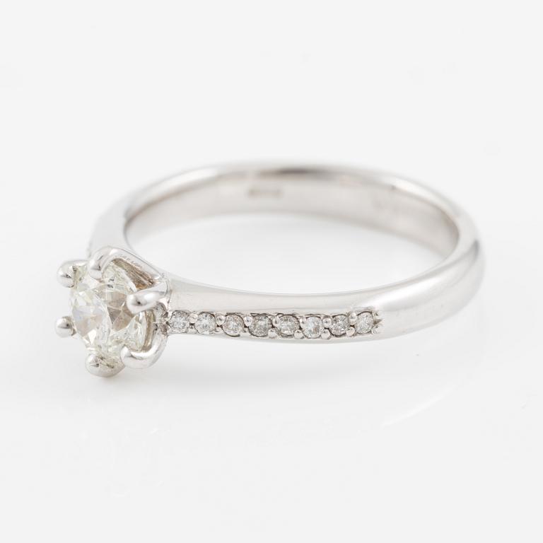 Ring, 18K white gold with brilliant-cut diamond.