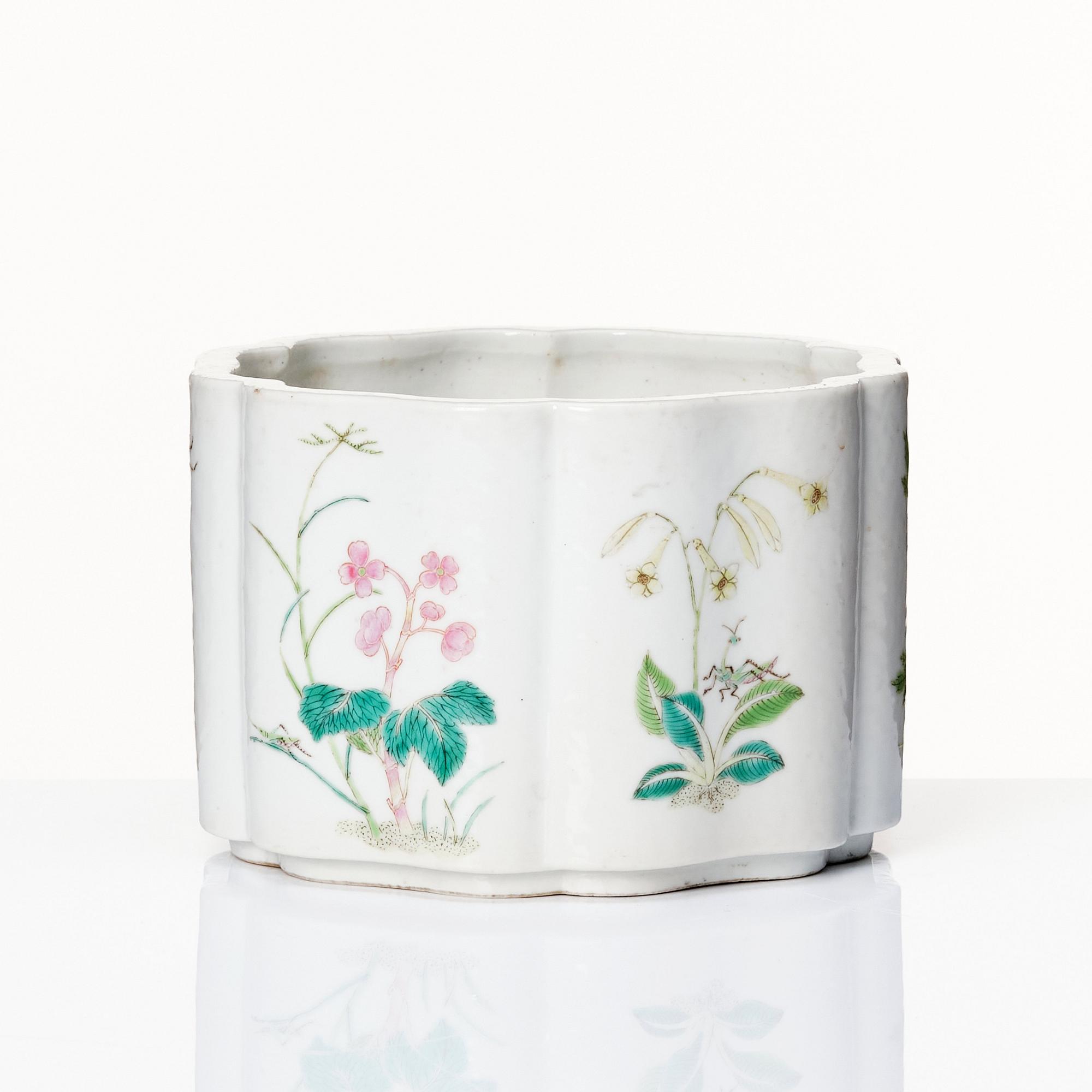 A Chinese famille rose flower pot, Republic period, 20th Century.