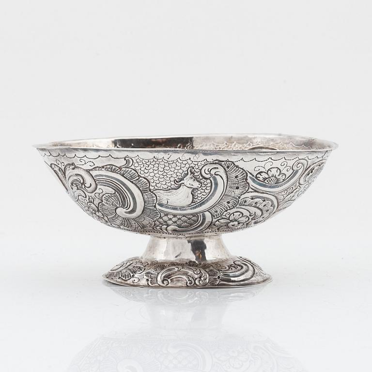 A silver bowl, second half of the 20th century.