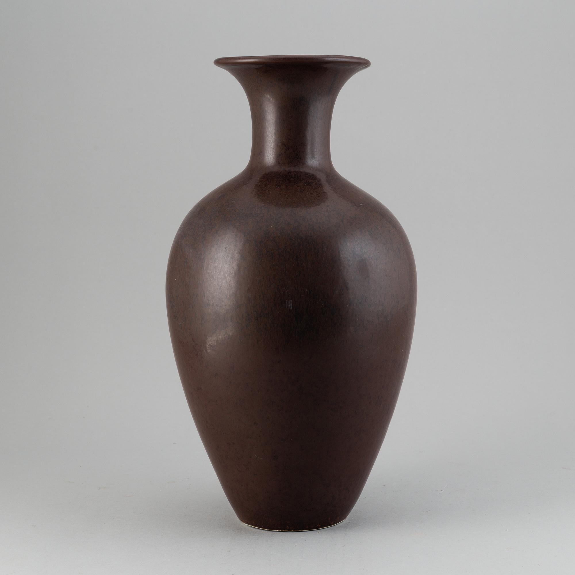 GUNNAR NYLUND, a stoneware vase, Rörstrand, Sweden 1950-60's.