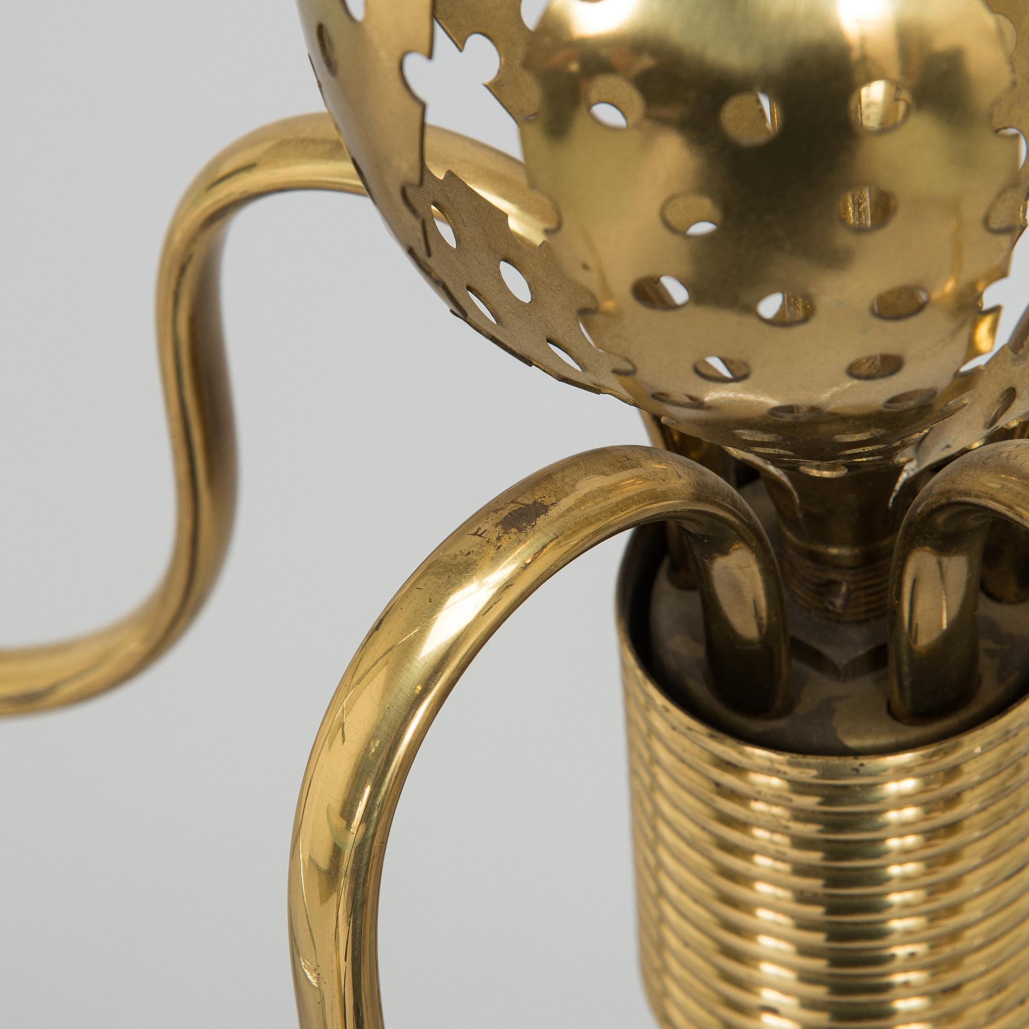 Paavo Tynell, kattovalaisin, malli 9030, Taito, 1900-luvun puoliväli.