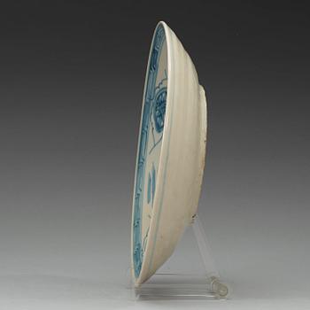 A blue and white dish, Ming dynasty, Wanli (11573-1619).