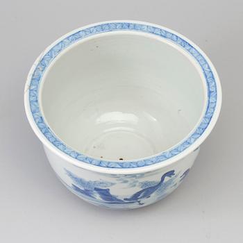 A blue and white flower pot, China, circa 1900.