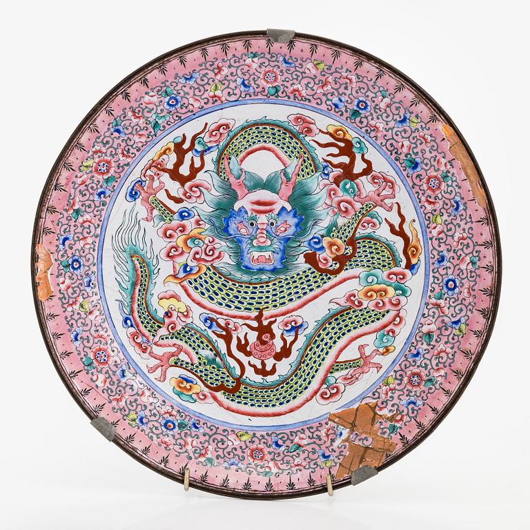 Fat, emaljerad koppar, Qing-dynastin, Kina, ca år 1800.
