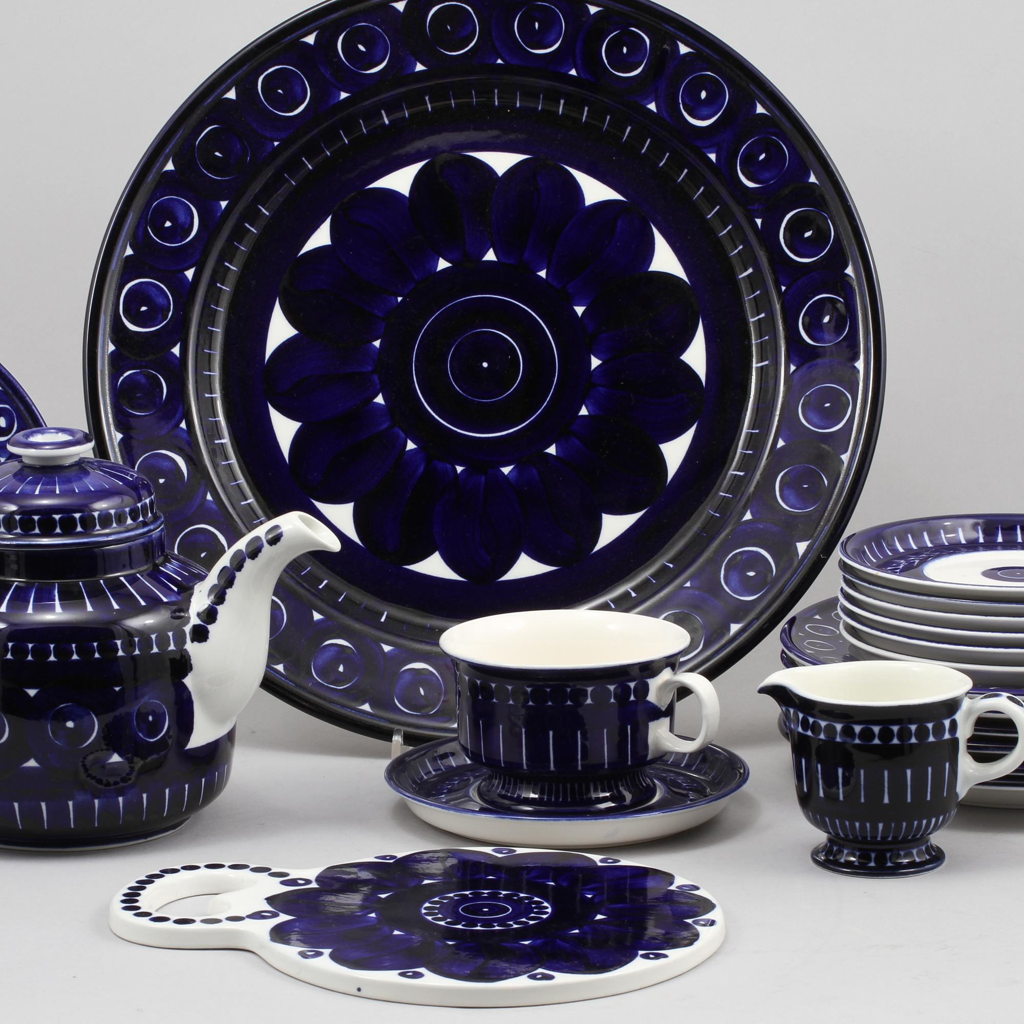 SERVIS, 18 delar, porslin, "Valencia", Ulla Procopé, Arabia, Finland, 1960-70-tal.