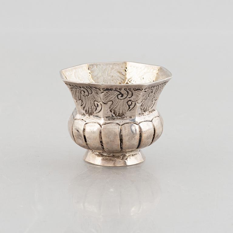 A Russian silver vodka cup, Moscow 1777.