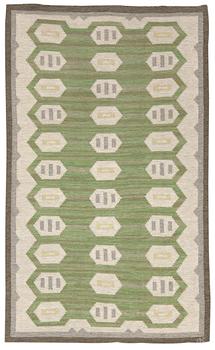 819. CARPET. Rölakan (flat weave). Signed IK (probably Irma Kronlund).