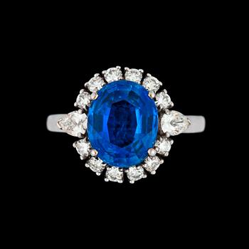 A kyanite, 3.46 cts, and brilliant cut diamond ring, tot. 0.69 cts.