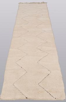 A Moroccan runner carpet, 290 x 70 cm.
