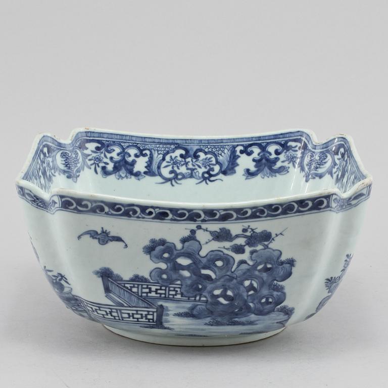 SKÅL, porslin, Kina, Jiaqing, 1796-1820.