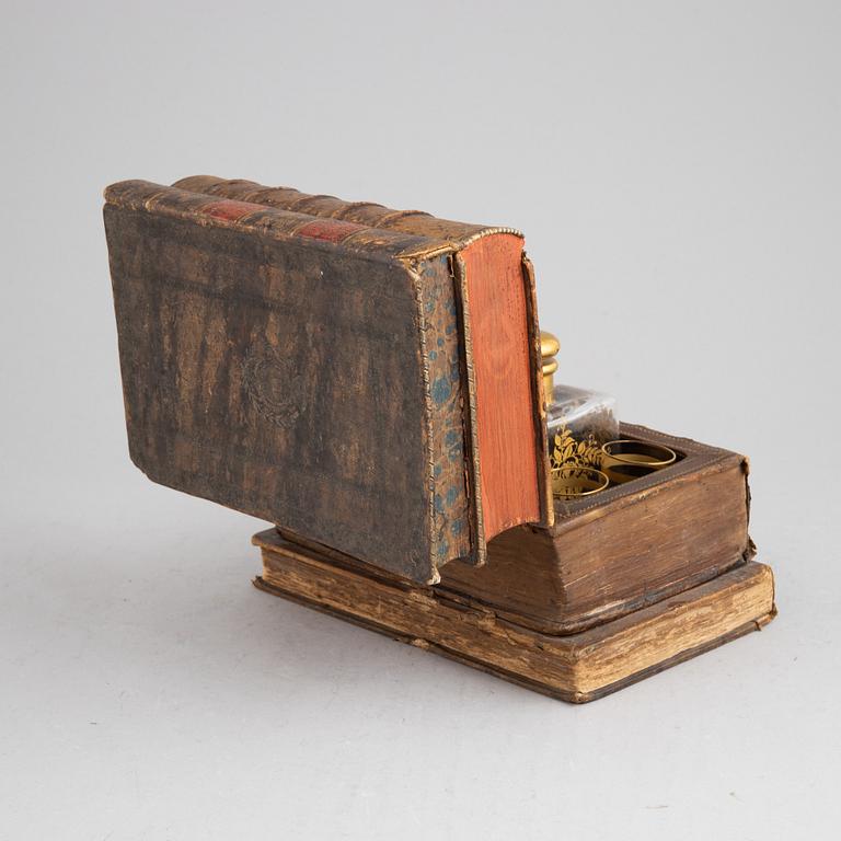 Flaskschatull, 1900-talets första hälft.