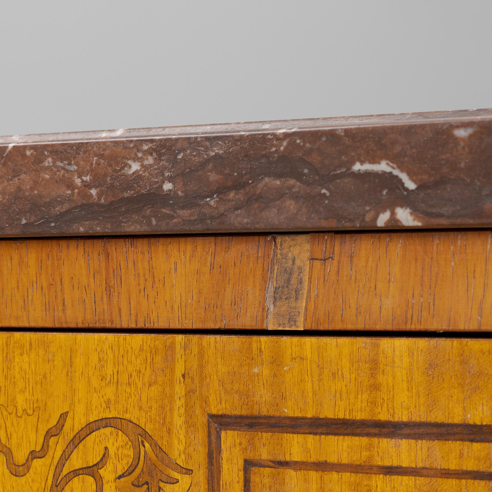 Chest of drawers, first half of the 20th century.