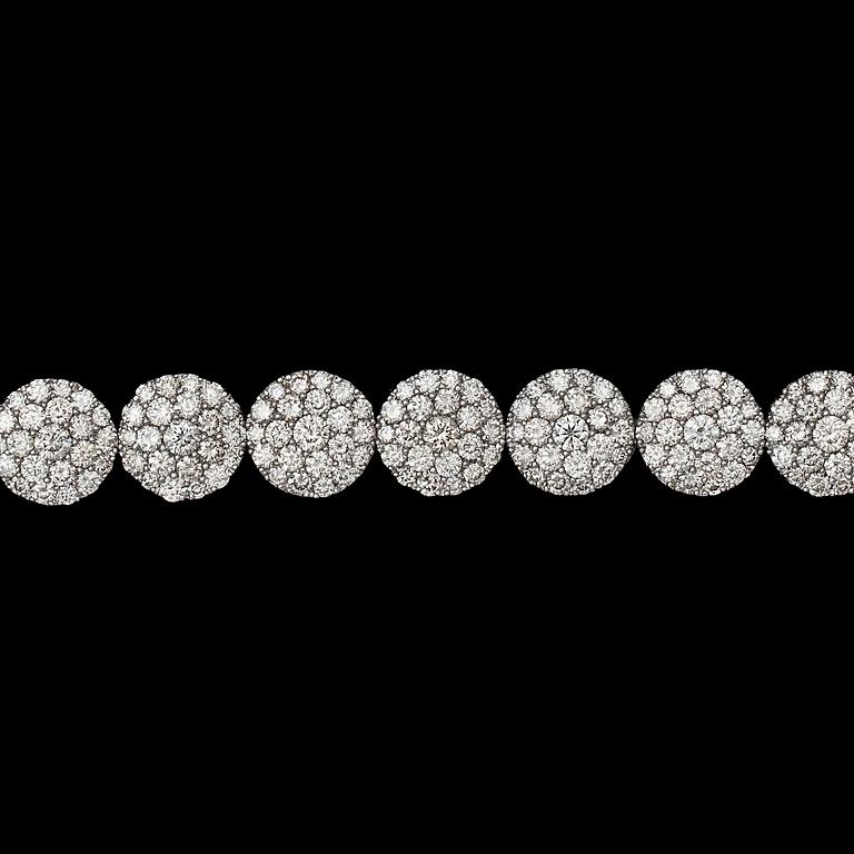 A brilliant cut diamond bracelet, tot. app. 7.80 ct.