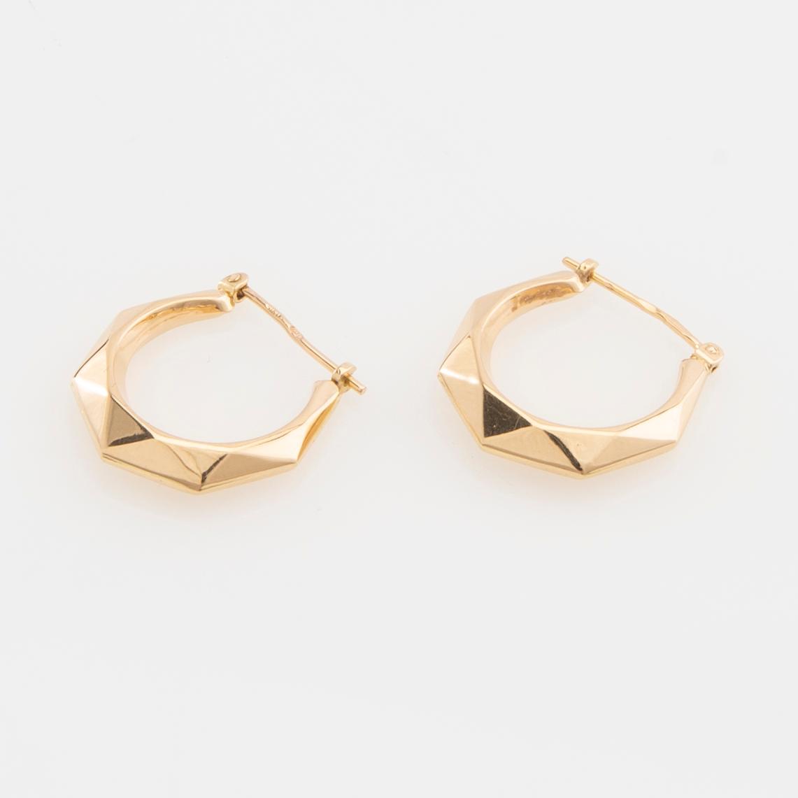 Earrings, a pair of 18K gold.
