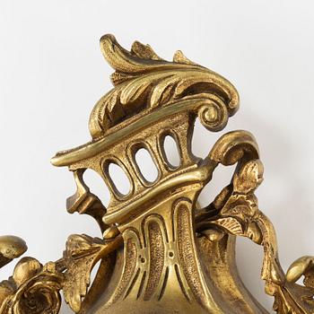 Väggpendyl, brons. Louis XV-stil, Frankrike, tidigt 1900-tal.