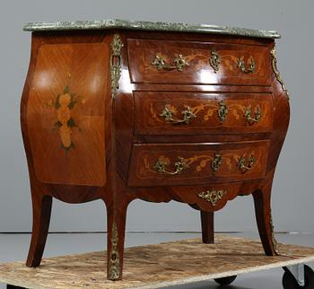 BYRÅ, rokokostil, 1900-tal.