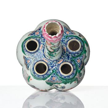 Tulpanvas, porslin. Qingdynastin, 1800-tal.