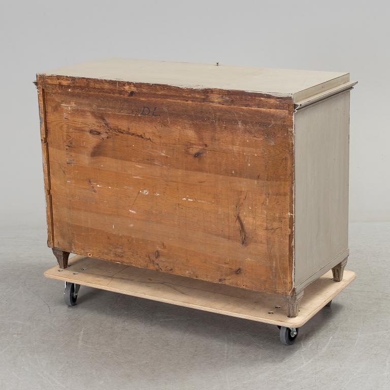 A mid 19th century chest of drawers.