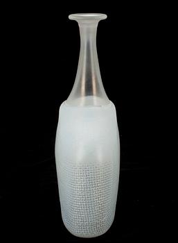 FLASKA, glas, "Network" Bertil Vallien, Kosta Boda 1980-tal. Signerad.