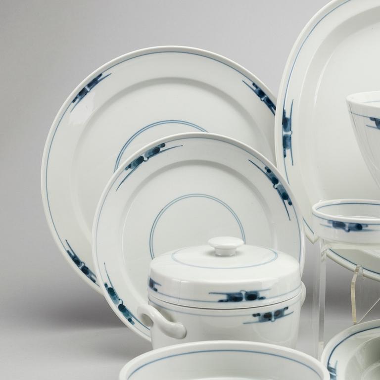 GERTRUD VASGAARD, a 49 pcs porcelain dinner service for Royal Copenhagen.