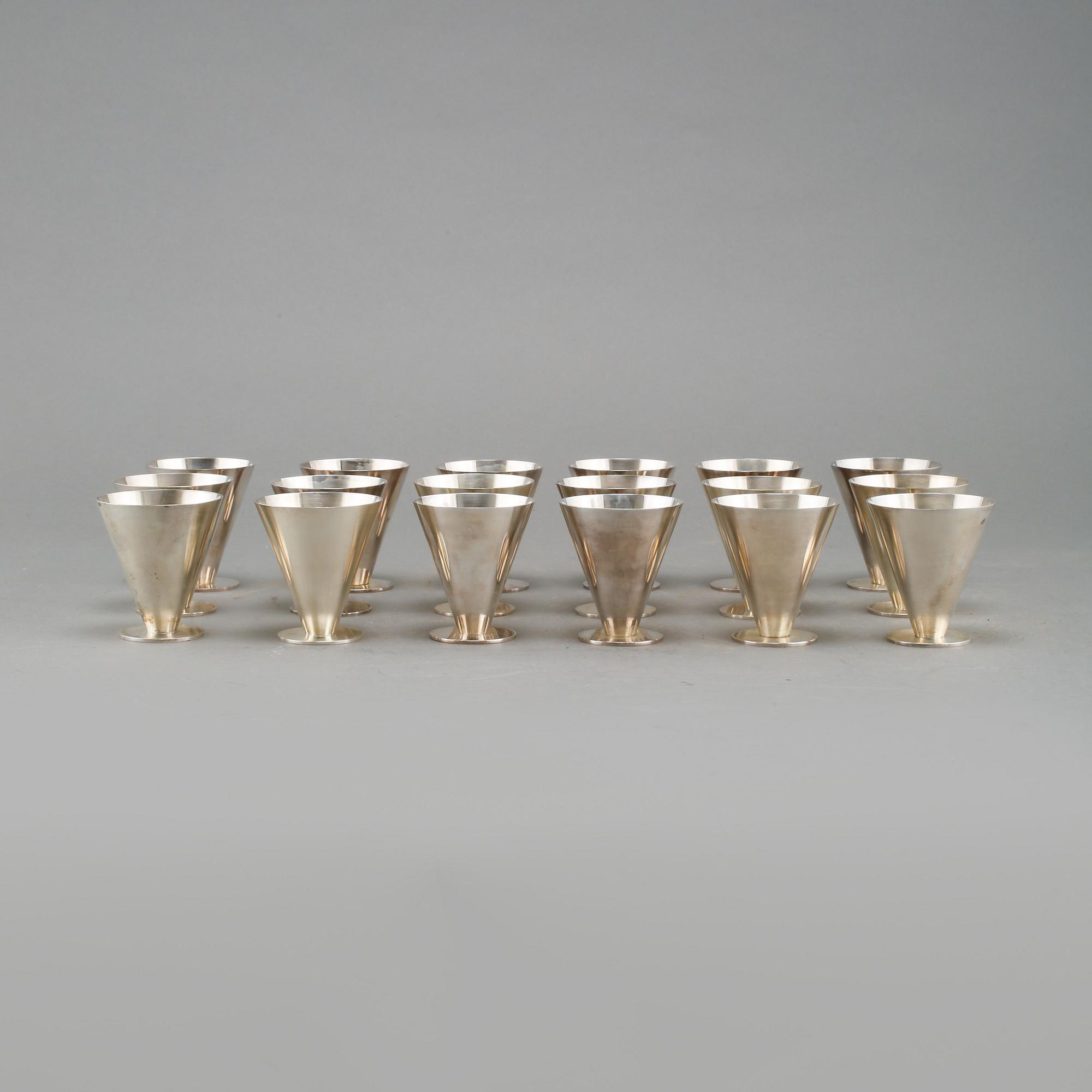 COCTAILGLAS, 18 st, silver, Wiwen Nilsson, Lund, 1942 - 1964. Vikt ca 1400 g.