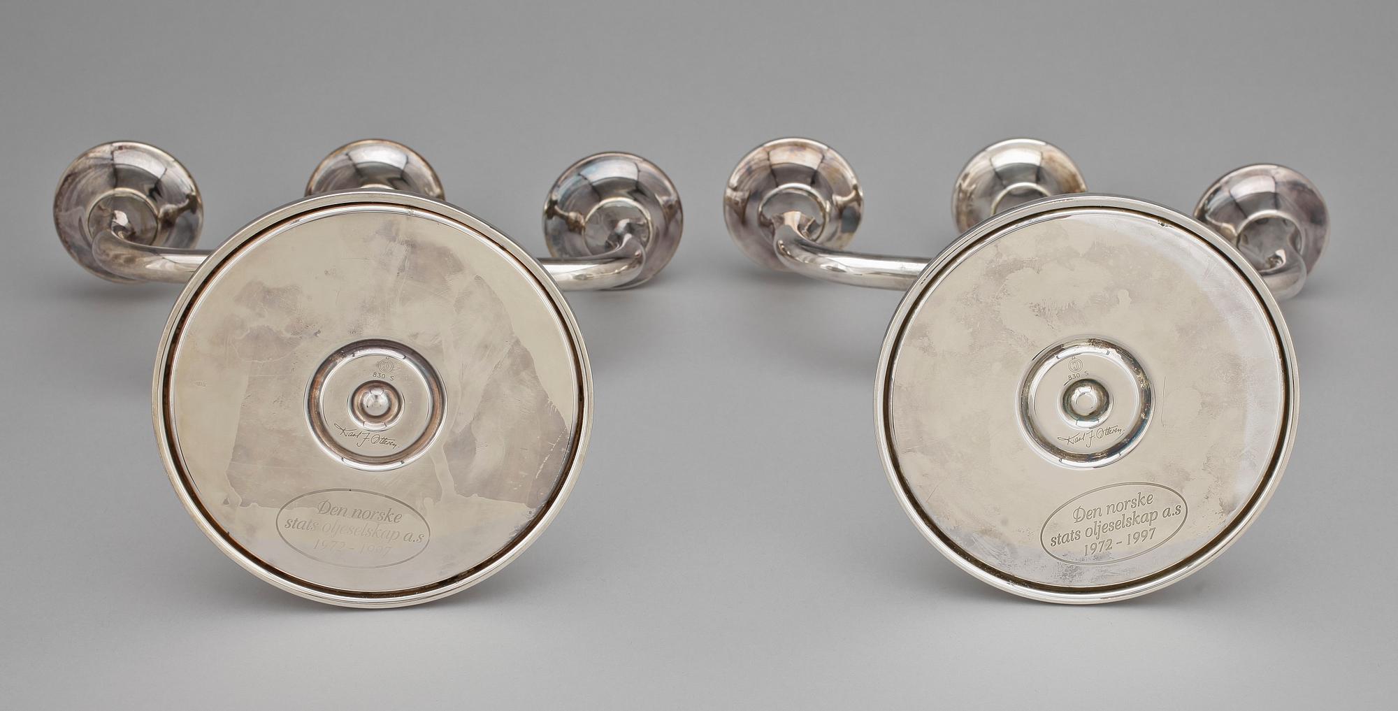 KANDELABRAR, ett par, silver, Karl J Ottesen, Norge, 1900-tal. Tot vikt ca 1425g.