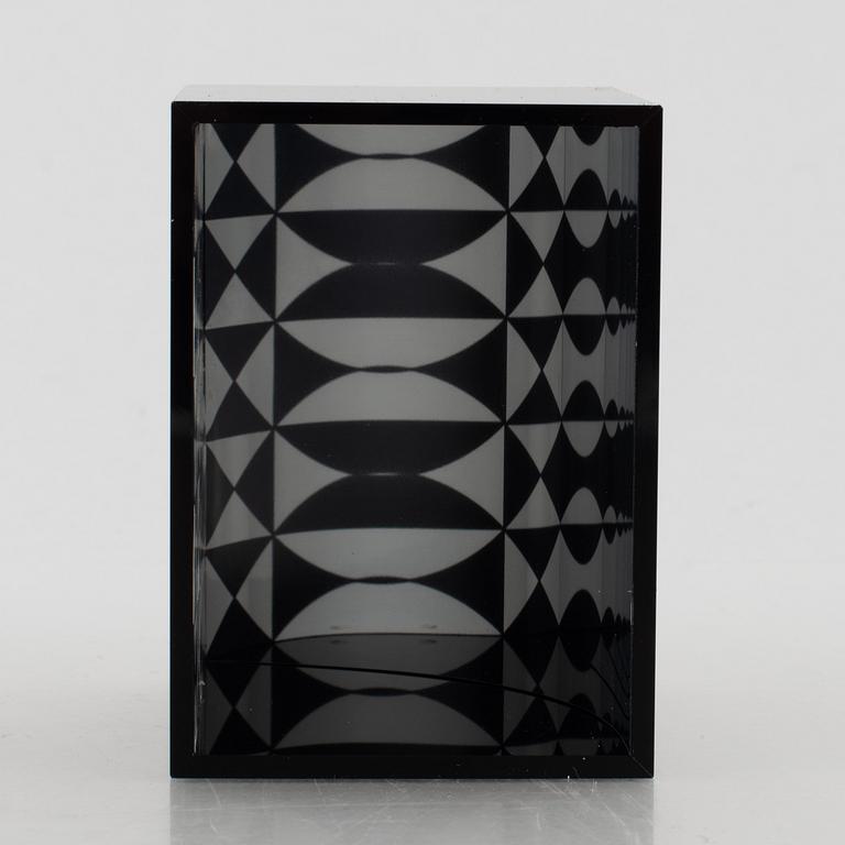 Julio Le Parc, "Image virtuel par déplacement du spectateur".