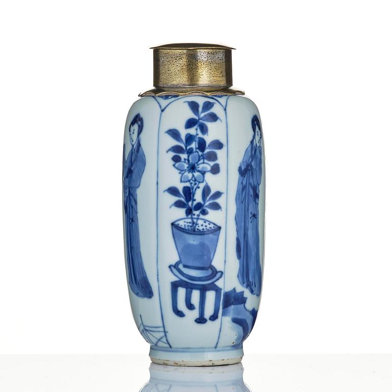 A blue and white 'lange lisen' tea caddy with silvered cover, Qing dynasty, Kangxi (1662-1722).