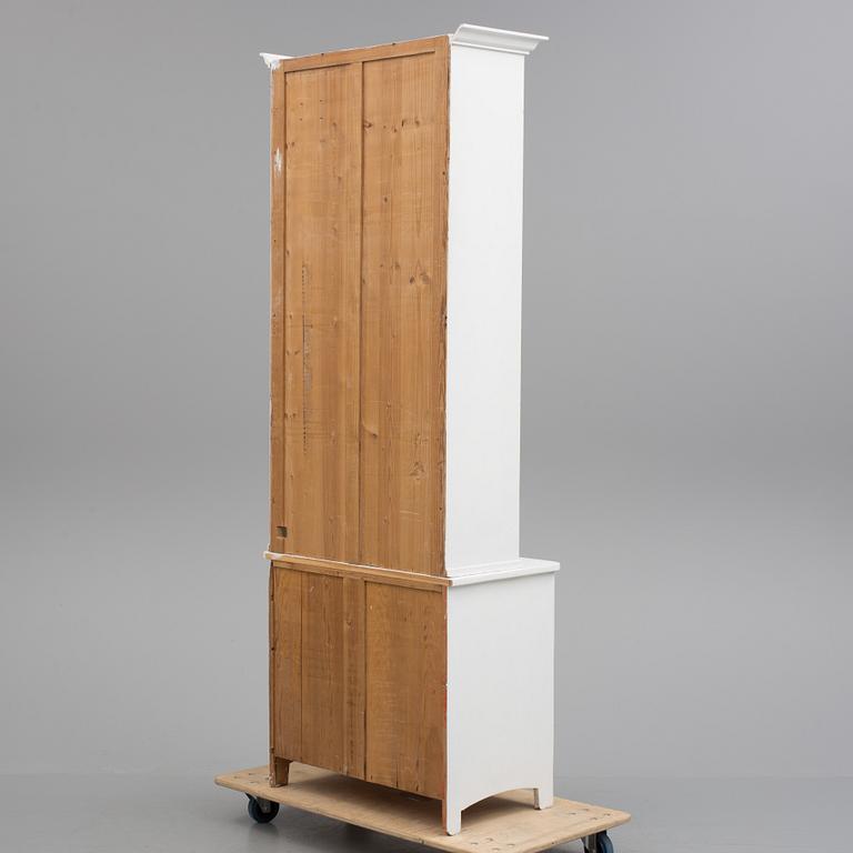 A early 20th century cabinet.