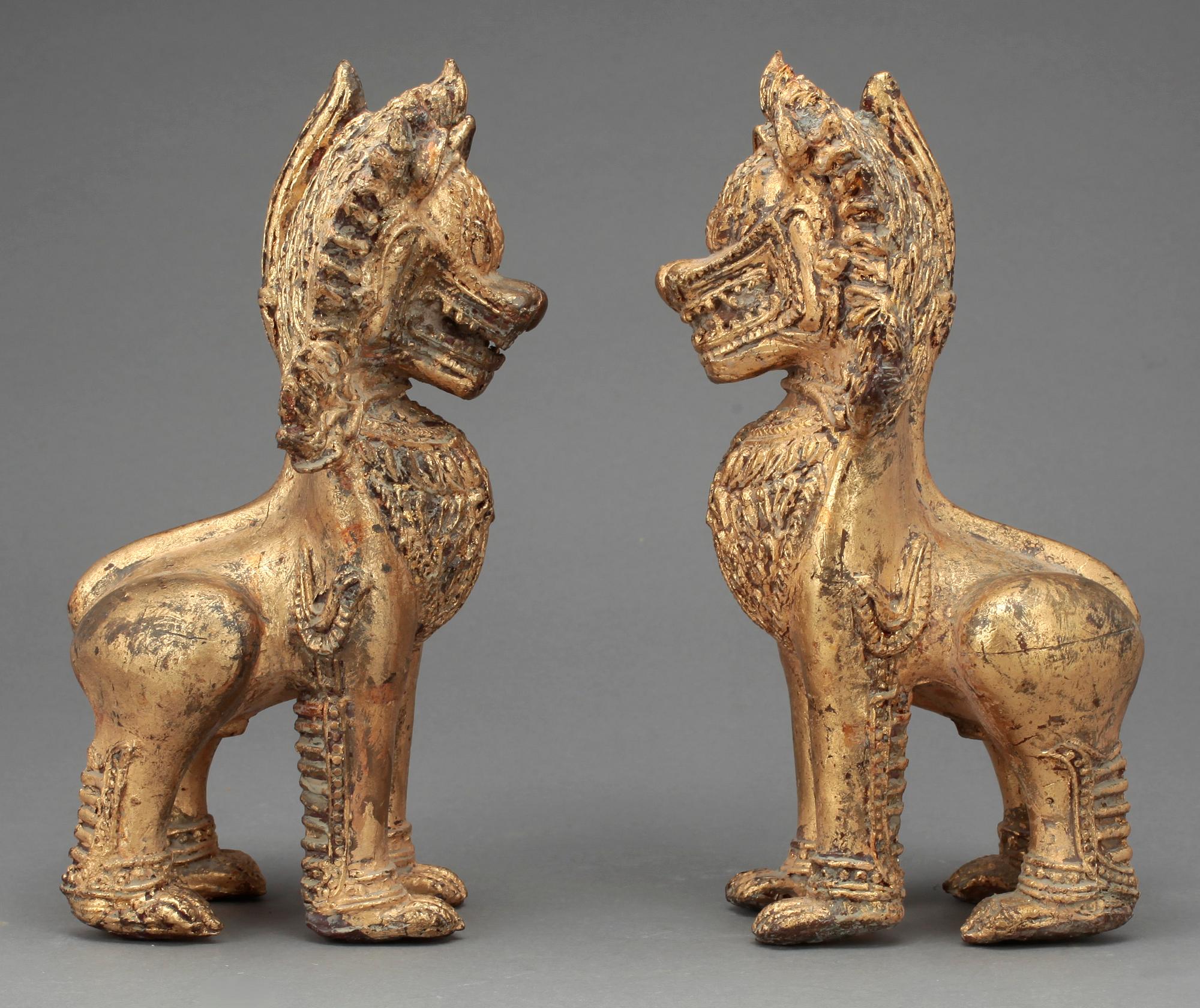 TEMPELHUNDAR, ett par, metall, sannolikt Thailand, 1900-tal.