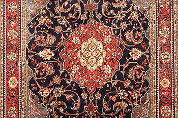 Matta, Mahal, ca. 333 x 218 cm.