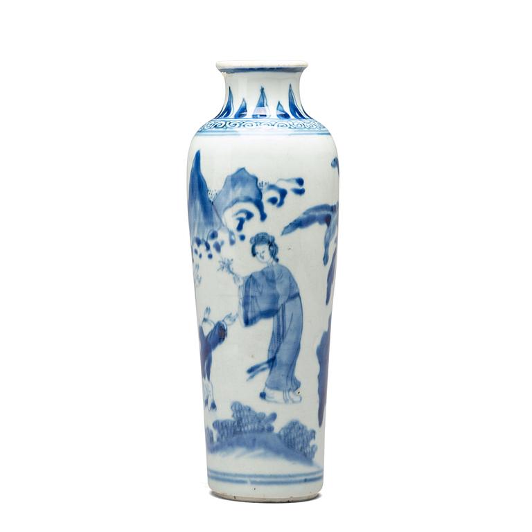 A blue and white Transitional vase, 17th Century.