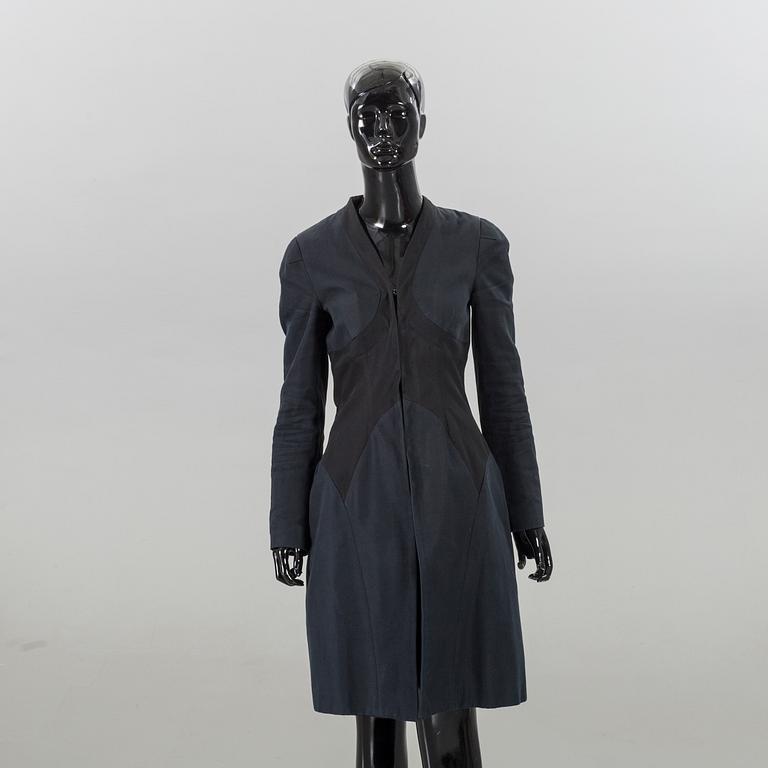 A McQ (Alexander McQueen) COAT. It size 42.