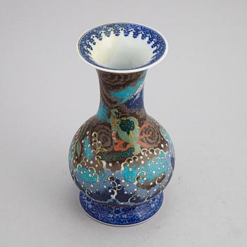 A Japanese 'cloisonne imitation' porcelain vase, first half of the 20th century.