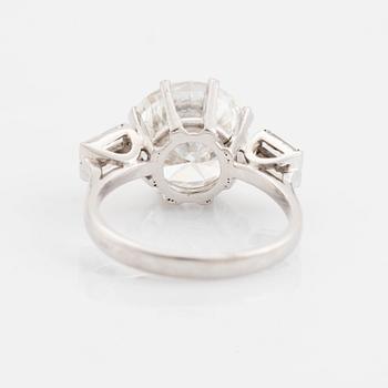 Ring 14K vitguld med en rund briljantslipad diamant vikt ca 5.25 ct kvalitet ca F/G vvs.